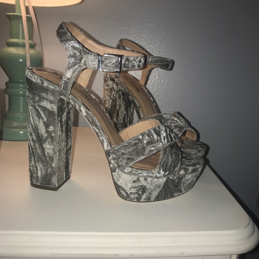 Pumps - Picture 2 of 3